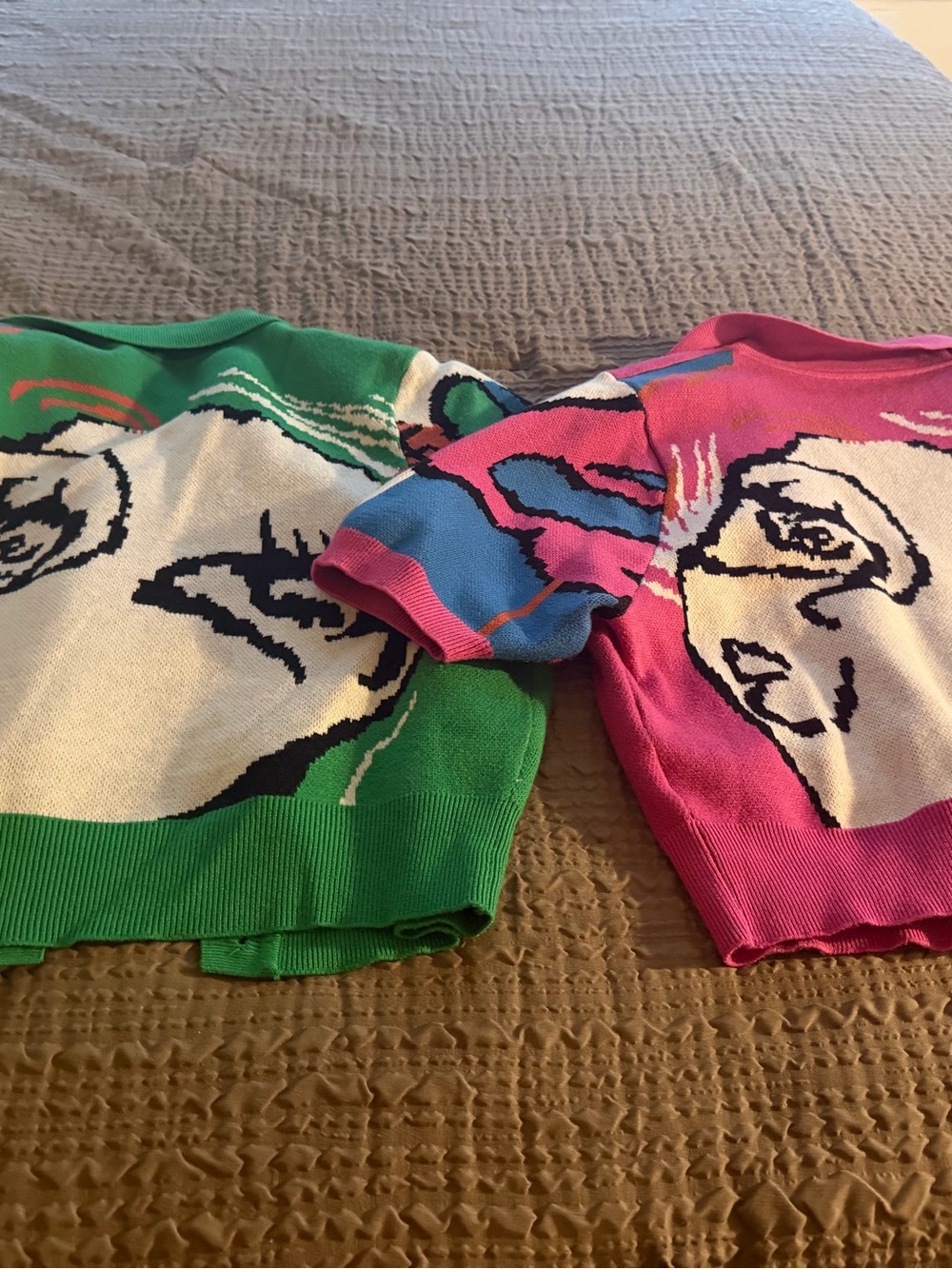 SHEIN Colorblock Pop Art Face Sweater - Green & Pink